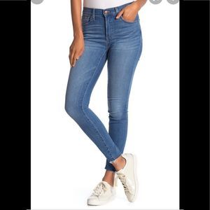 PAIGE Skinny Jeans - Size 27